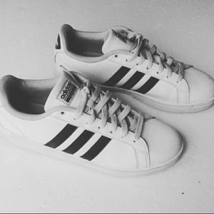 Adidas Neo / Size 9.5